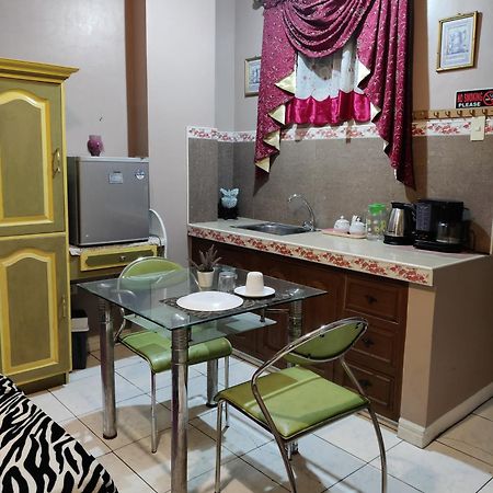 Center Parkway Pension House Калибо Экстерьер фото