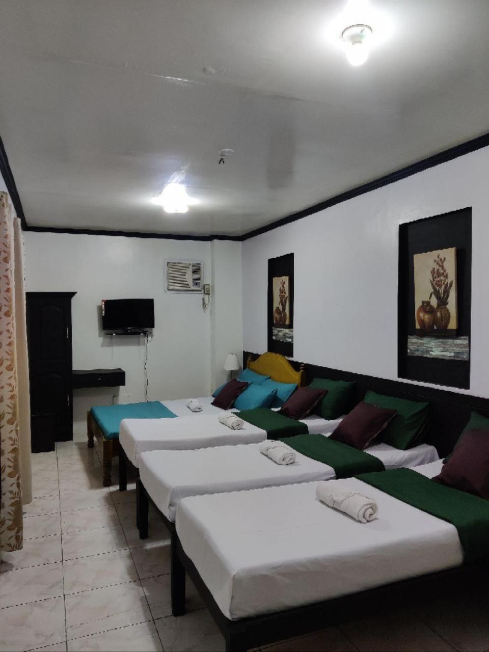 Center Parkway Pension House Калибо Экстерьер фото