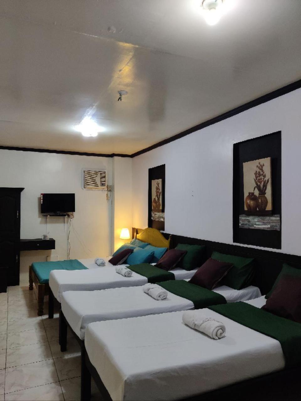 Center Parkway Pension House Калибо Экстерьер фото