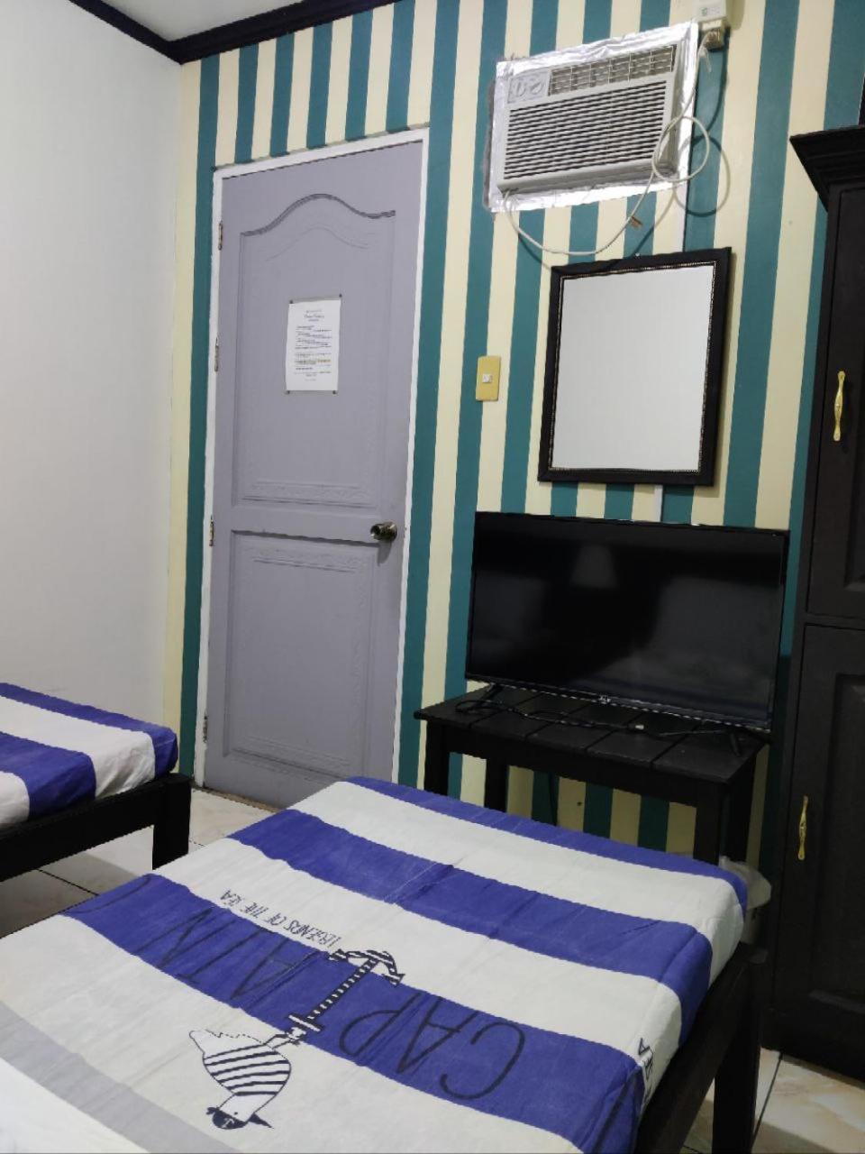 Center Parkway Pension House Калибо Экстерьер фото