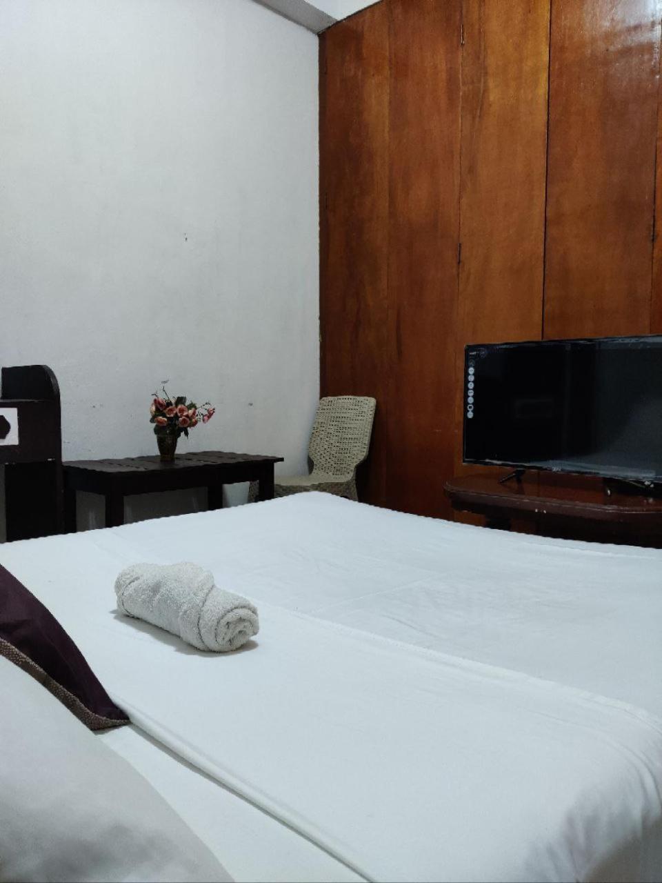 Center Parkway Pension House Калибо Экстерьер фото