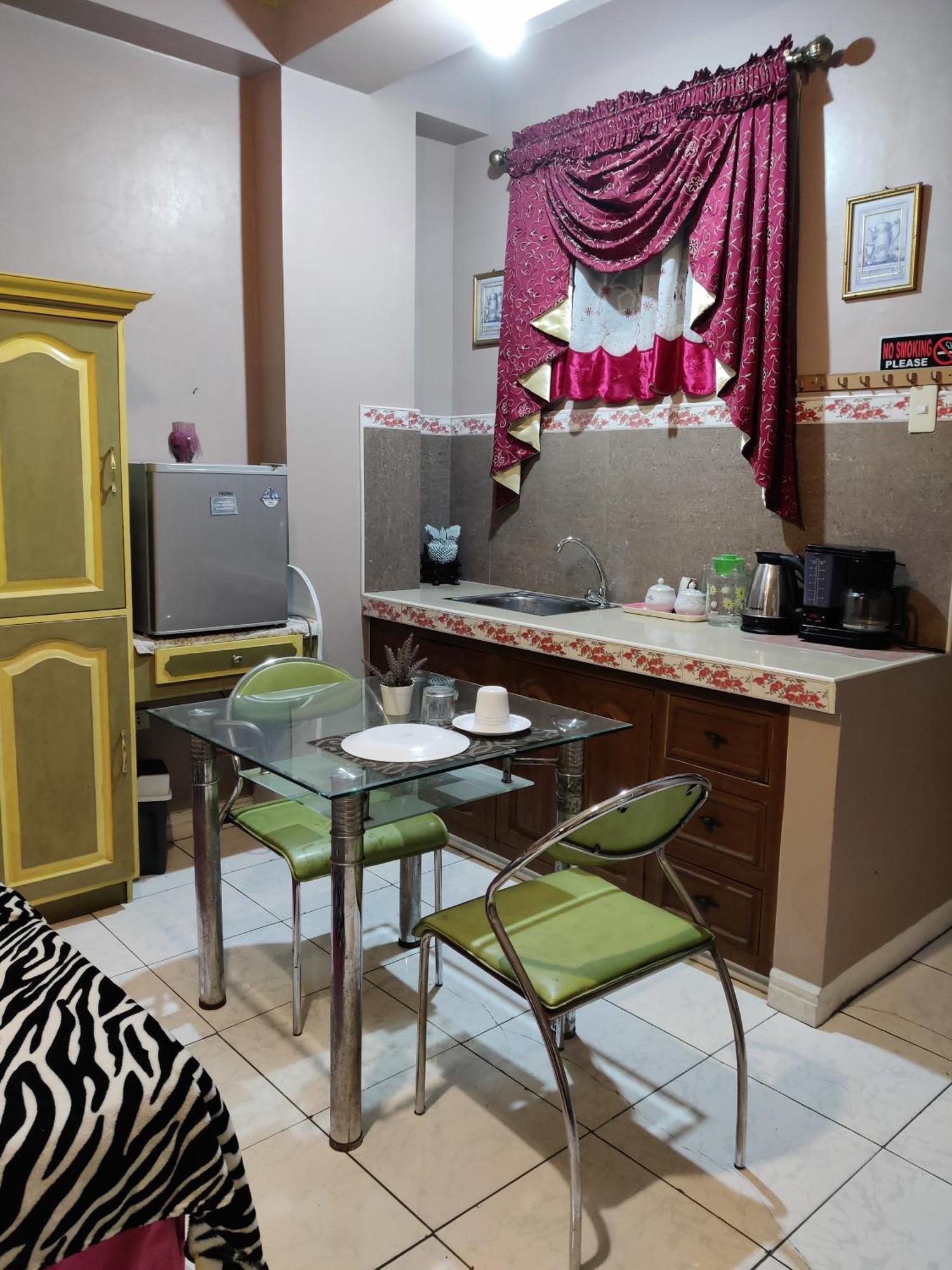 Center Parkway Pension House Калибо Экстерьер фото